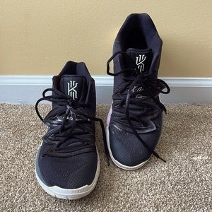 Nike Kylie V Black and White Basketball Shoes, Size 9.5. Great Condition!